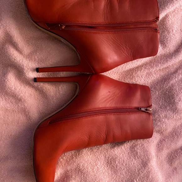 Aldo Chic Red Heeled Boots - Picture 3 of 6